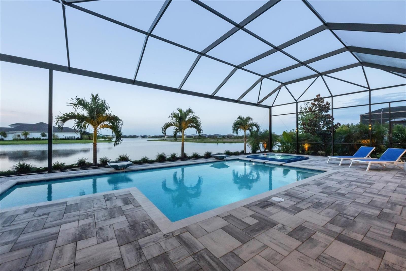 LAKE CLUB - Residential