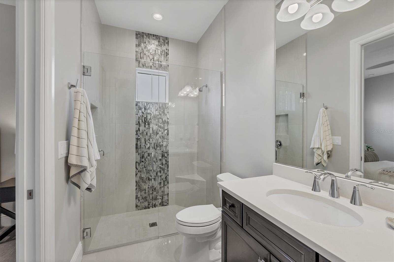 LAKE CLUB - Residential