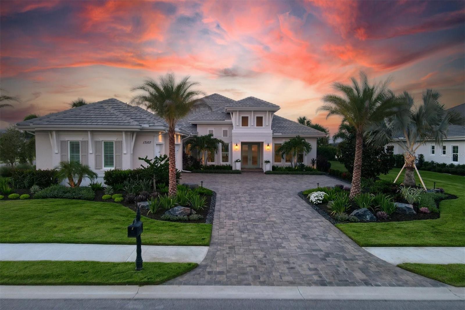 LAKE CLUB - Residential