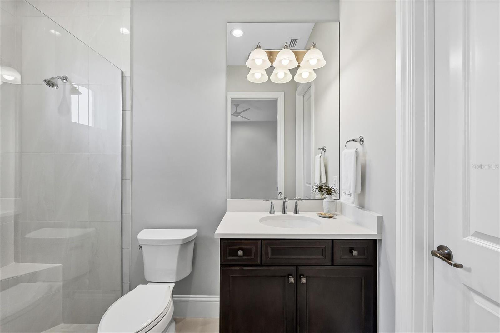 LAKE CLUB - Residential