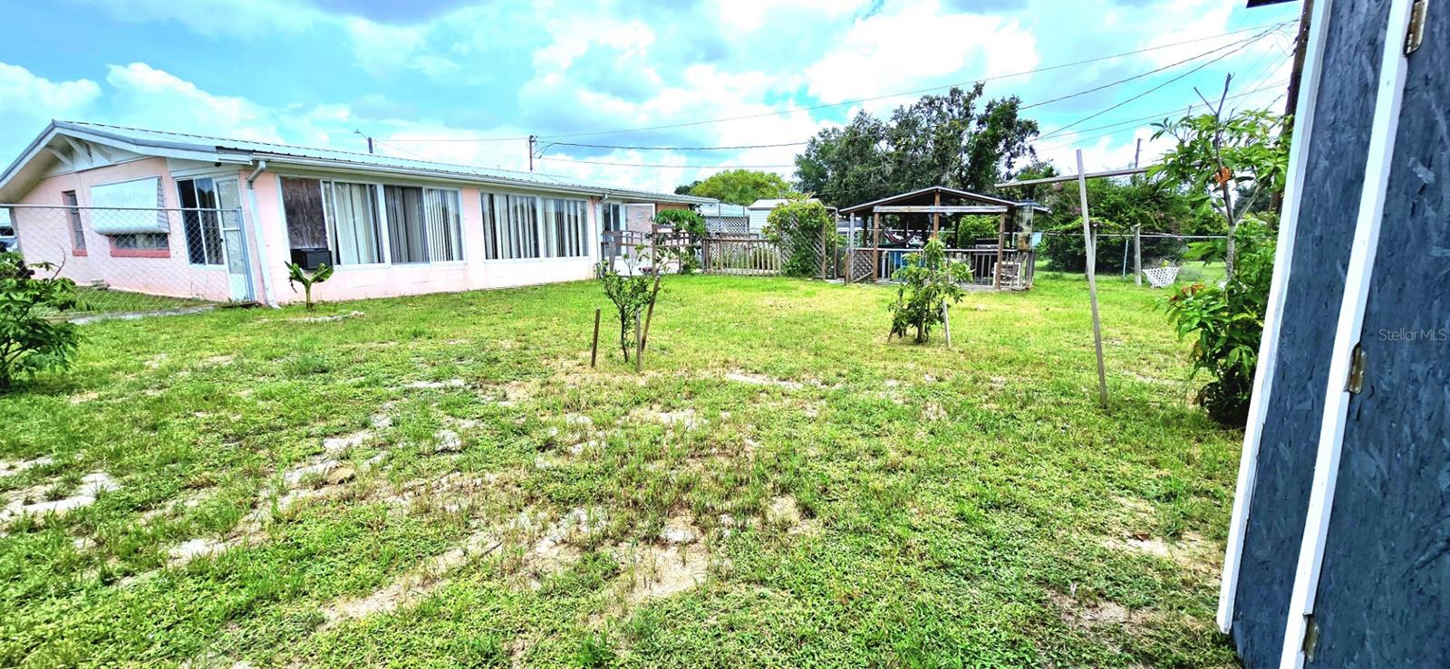 SUN RAY HOMES 01 - Residential