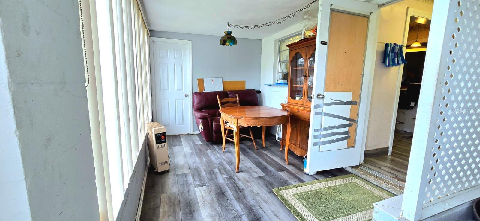 SUN RAY HOMES 01 - Residential