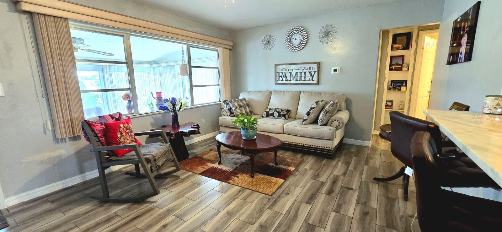 SUN RAY HOMES 01 - Residential