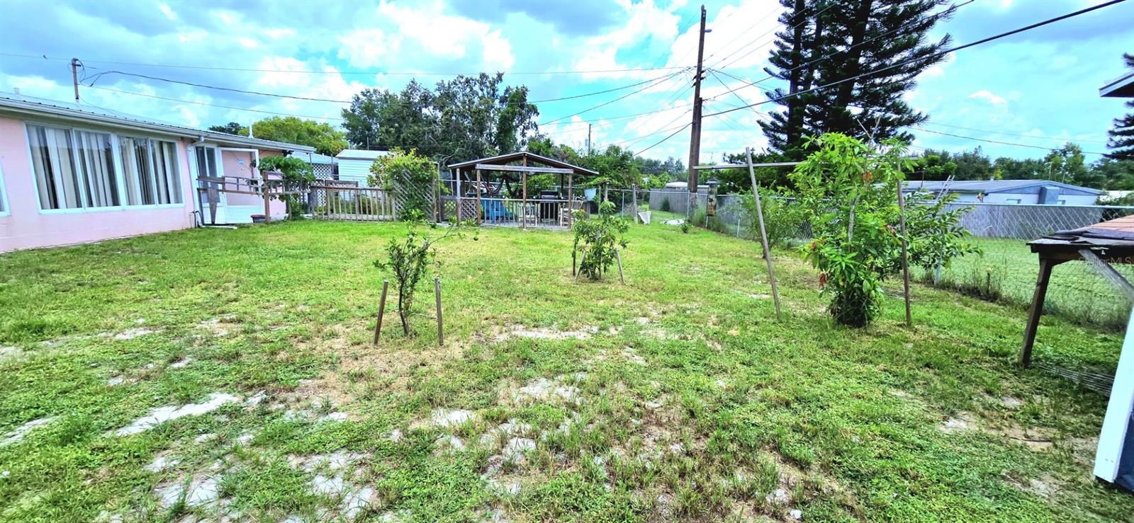 SUN RAY HOMES 01 - Residential