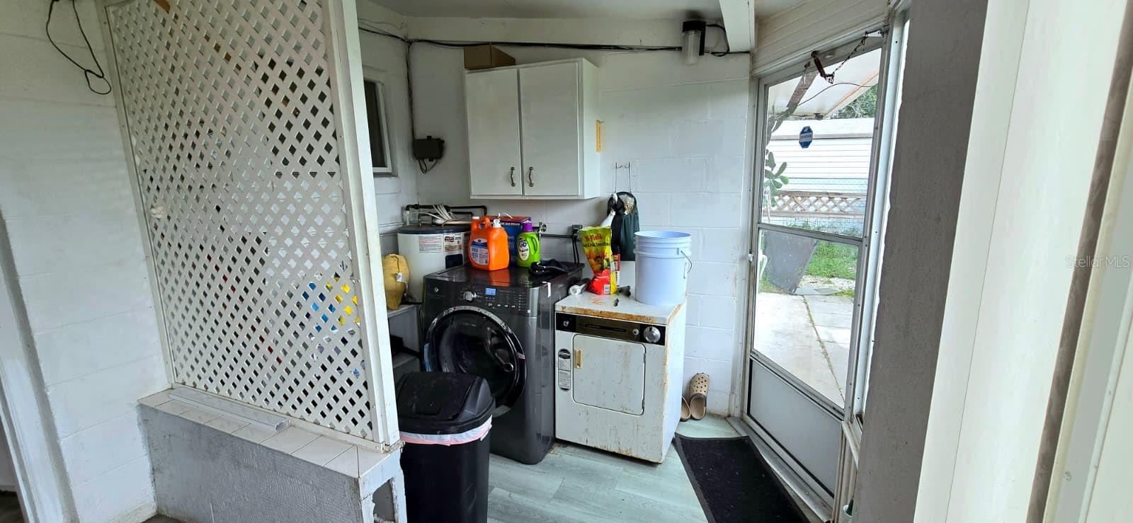 SUN RAY HOMES 01 - Residential