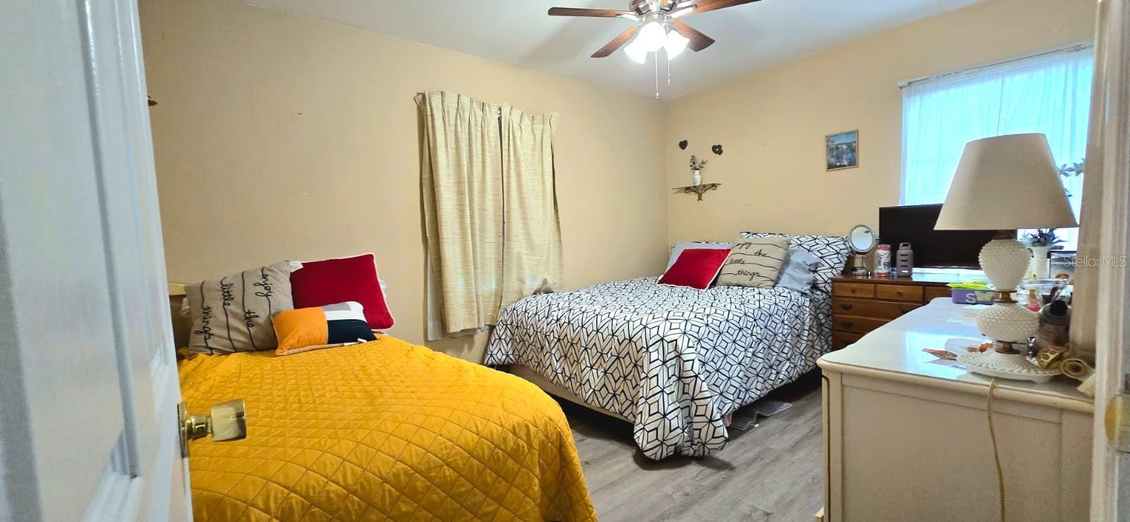 SUN RAY HOMES 01 - Residential