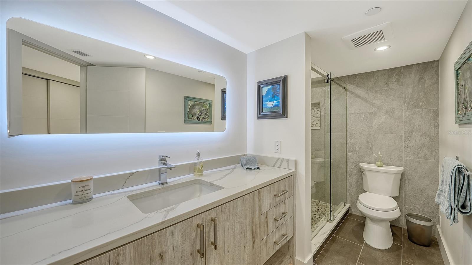 CONDO ON THE BAY - Residential