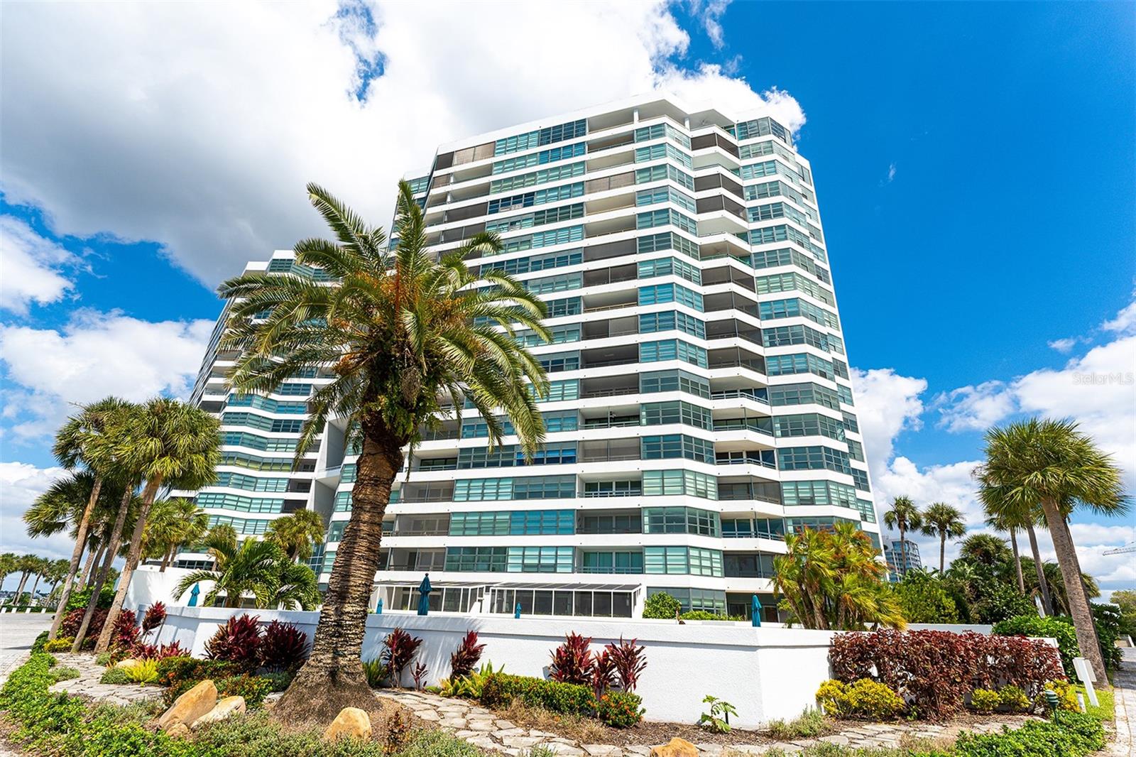 CONDO ON THE BAY - Residential