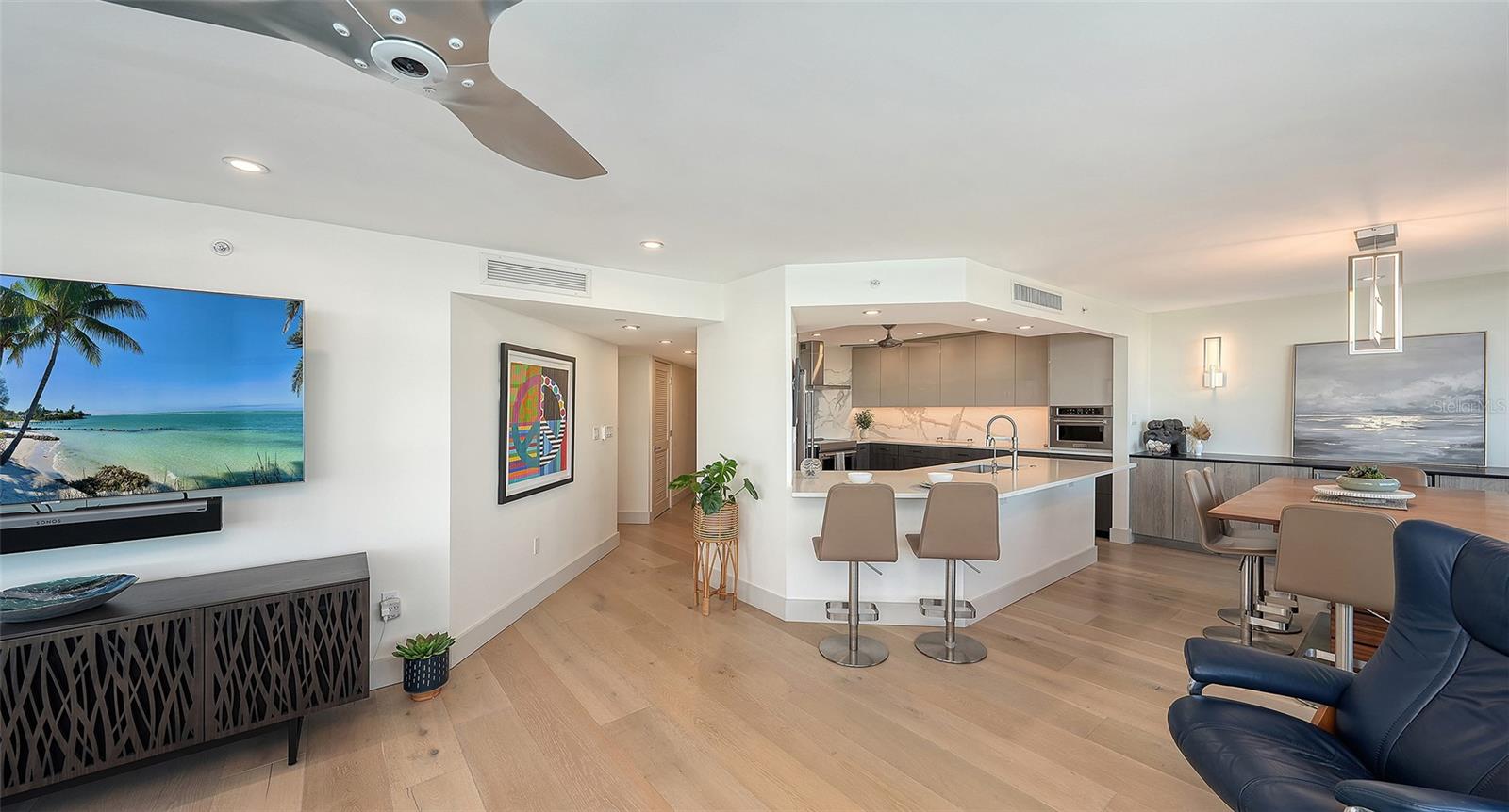 CONDO ON THE BAY - Residential