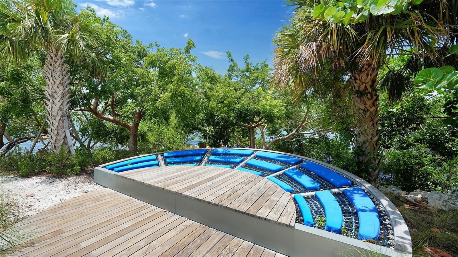 CONDO ON THE BAY - Residential