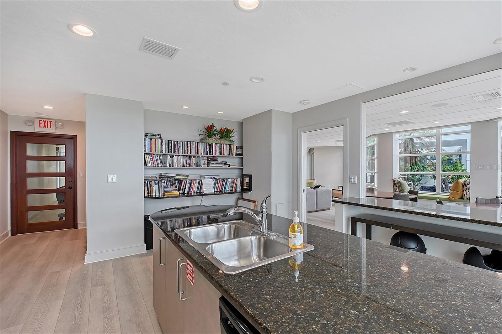 CONDO ON THE BAY - Residential