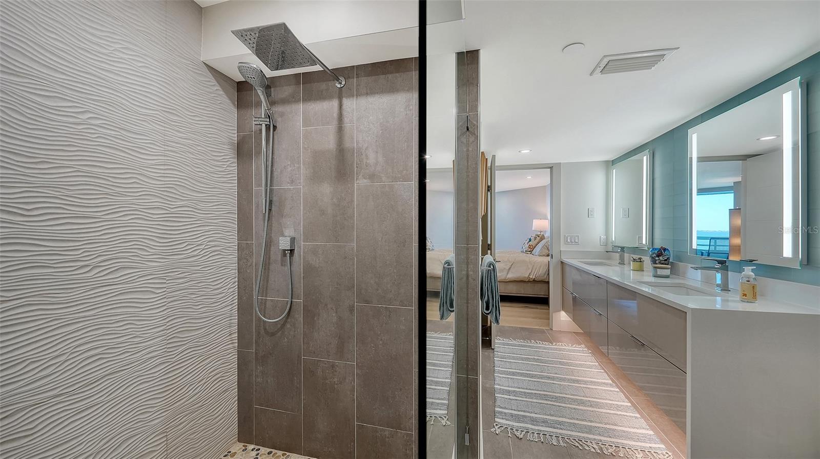 CONDO ON THE BAY - Residential