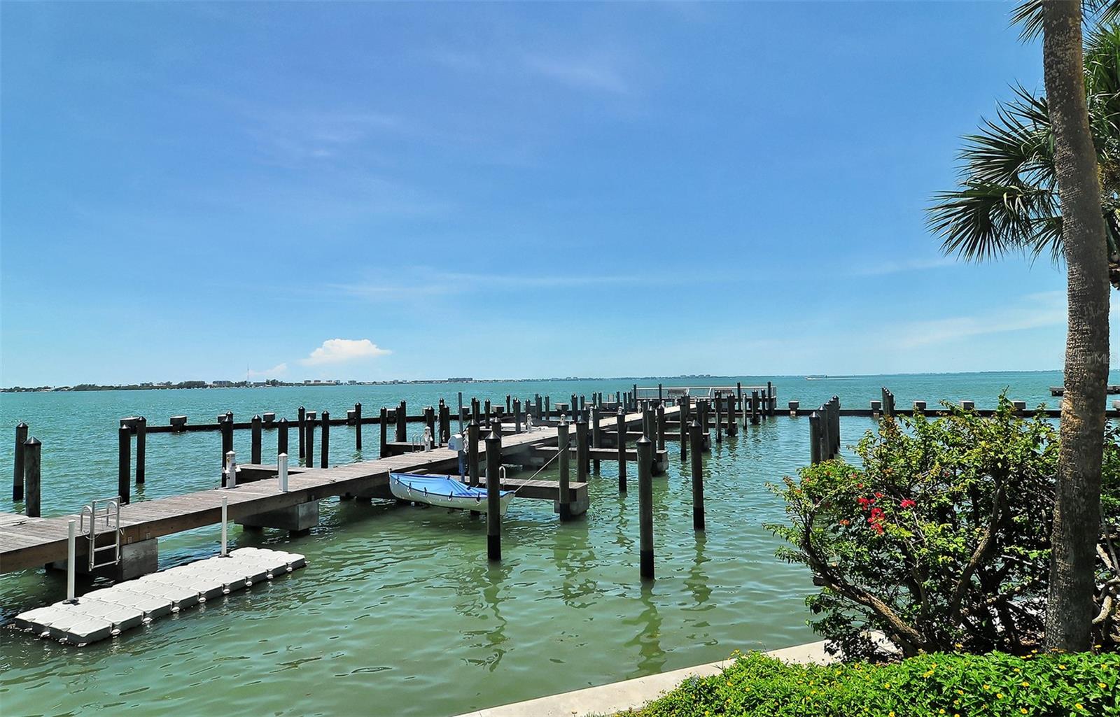 CONDO ON THE BAY - Residential