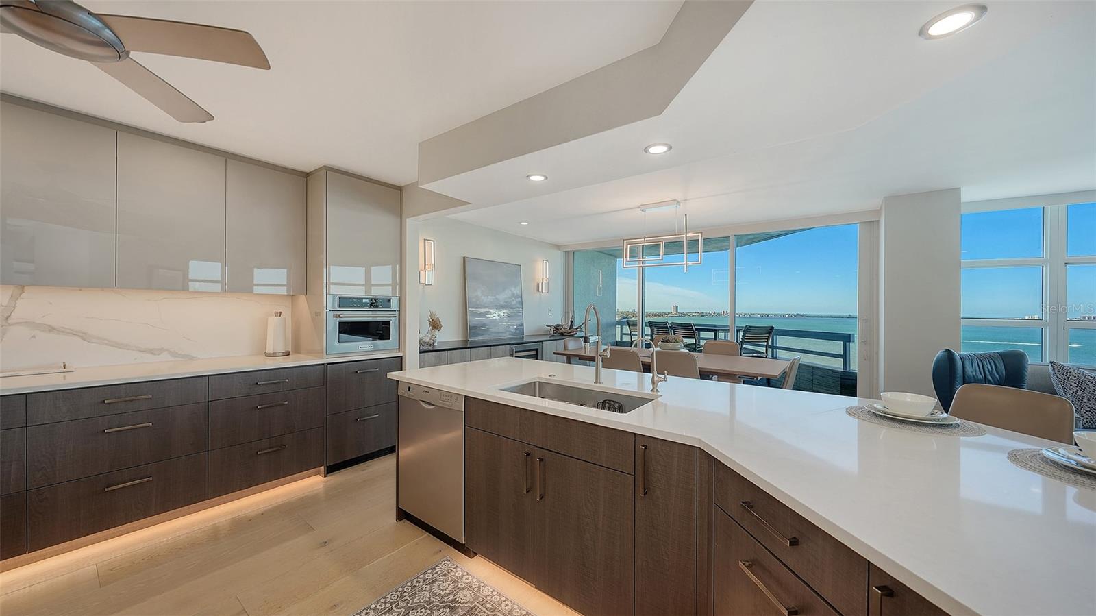 CONDO ON THE BAY - Residential