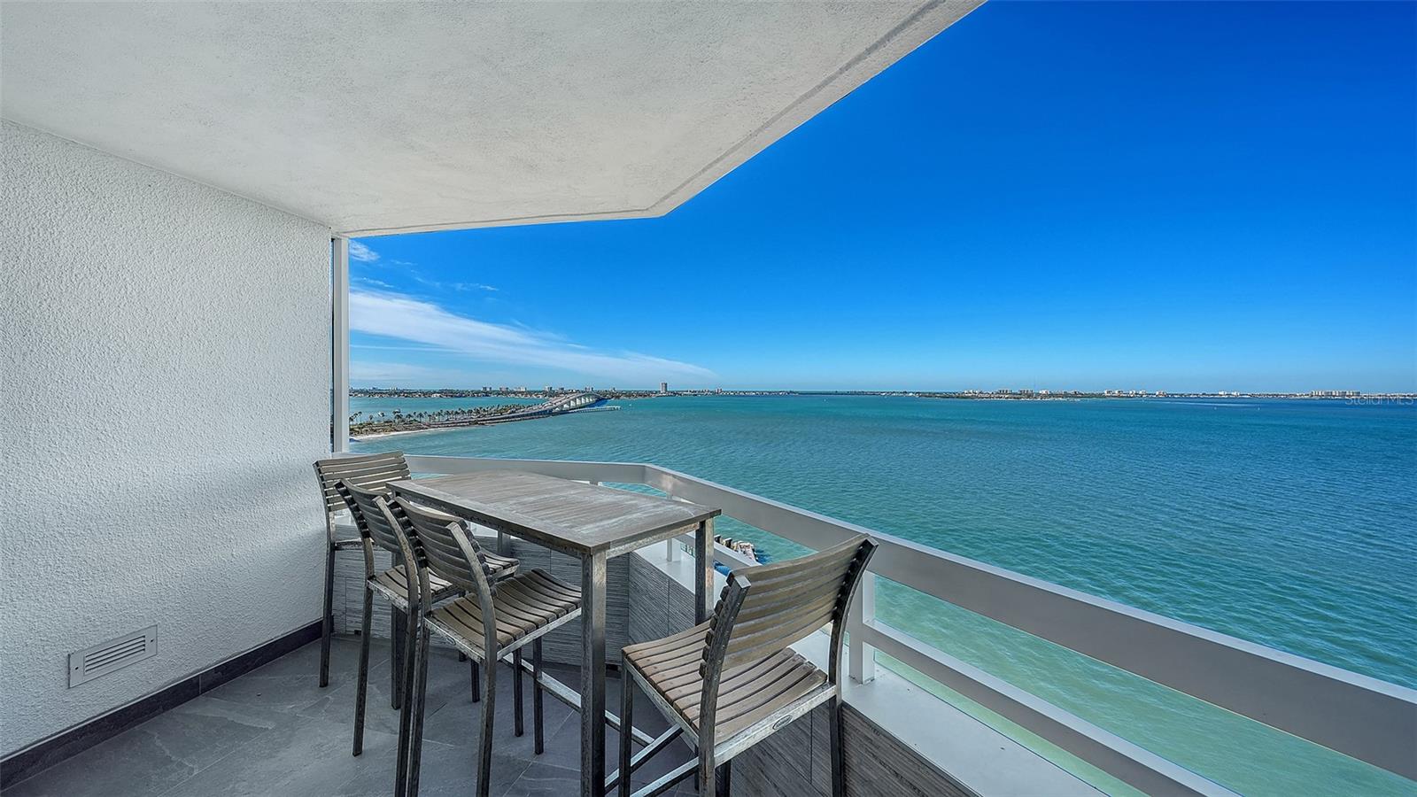 CONDO ON THE BAY - Residential