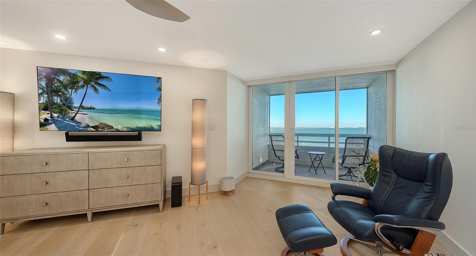 CONDO ON THE BAY - Residential