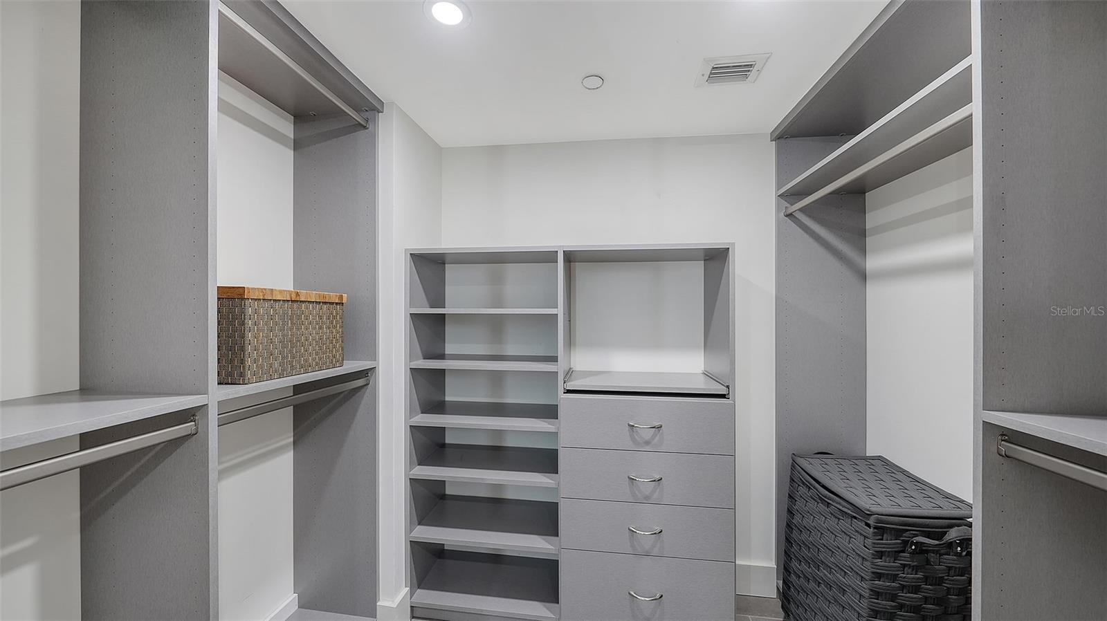 CONDO ON THE BAY - Residential