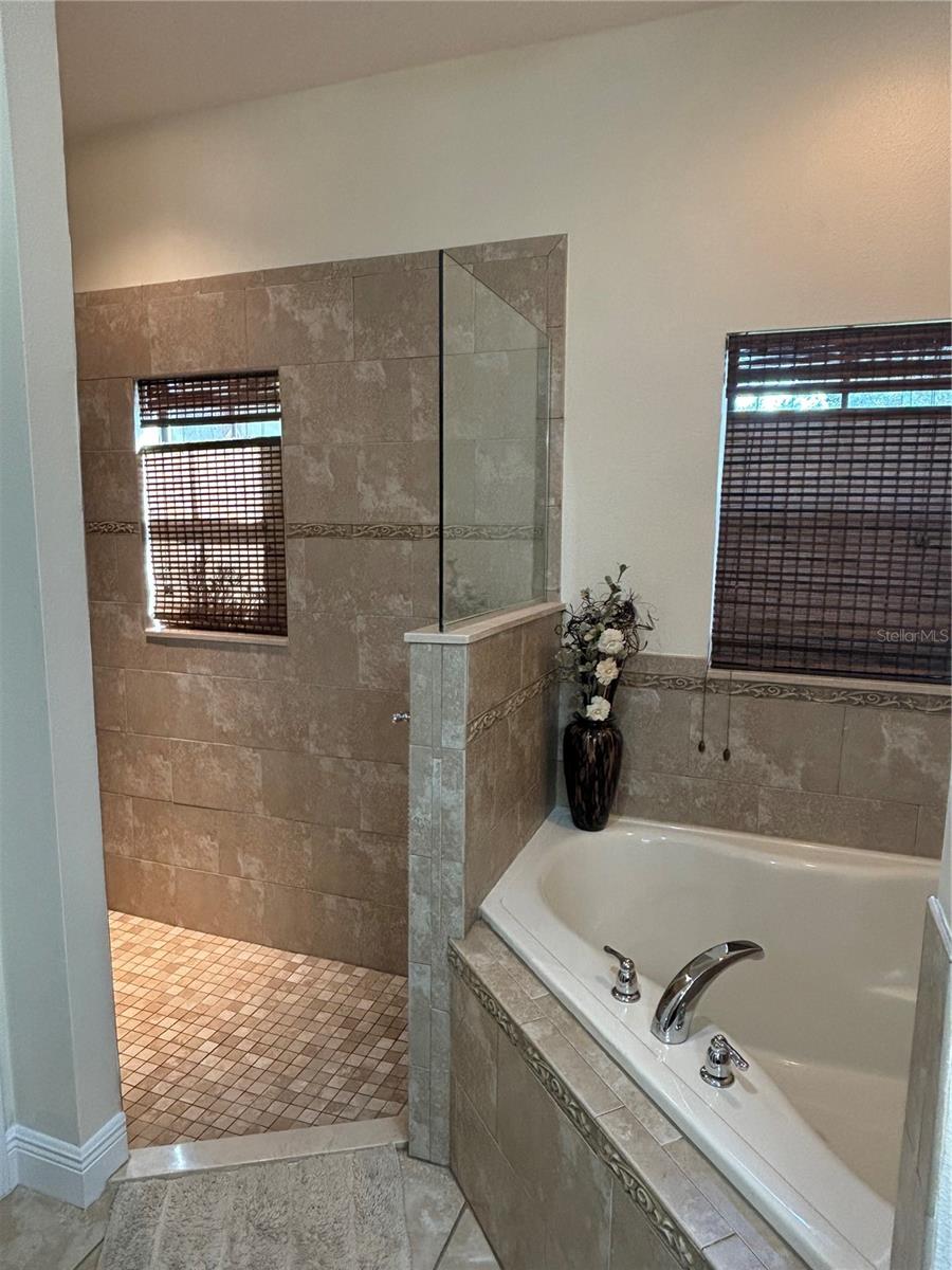 RIVIERA BELLA UNIT 2B - Residential Lease