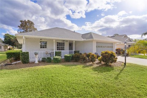 A home in TAVARES