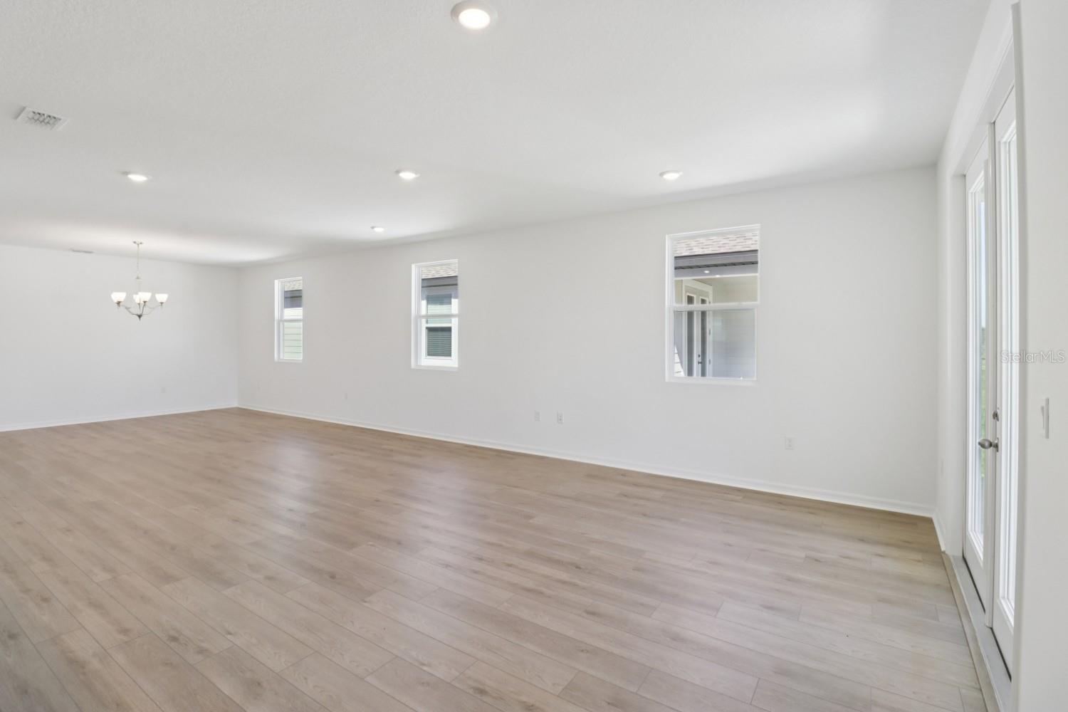 TRAILSIDE - Residential