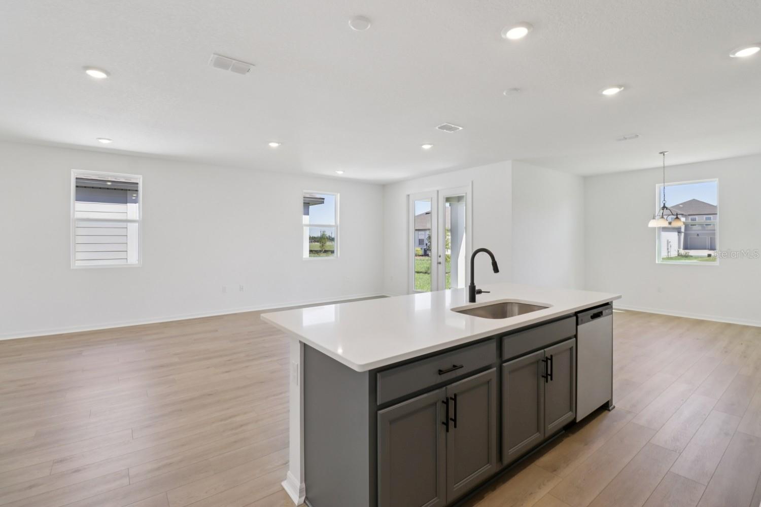 TRAILSIDE - Residential