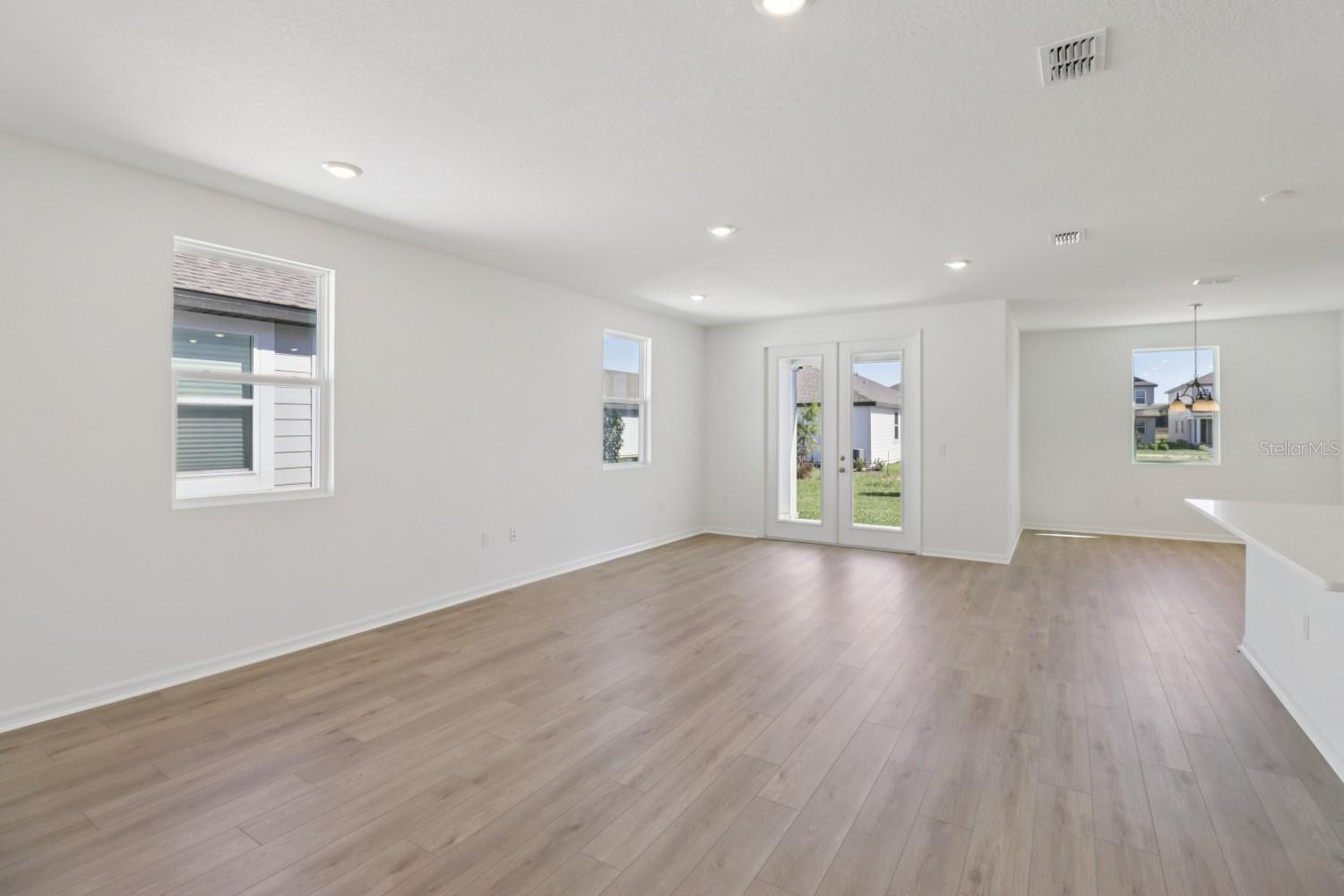 TRAILSIDE - Residential