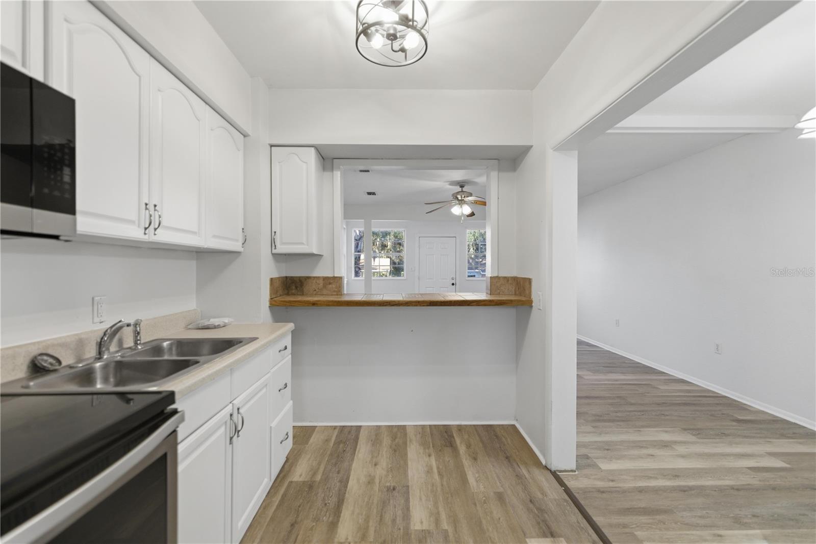 LEESBURG SCHOOL VIEW - Residential