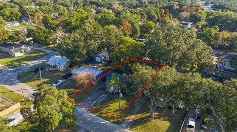 Tiny photo for 604 Ross Street, Leesburg, FL 34748 (MLS # OM715800)