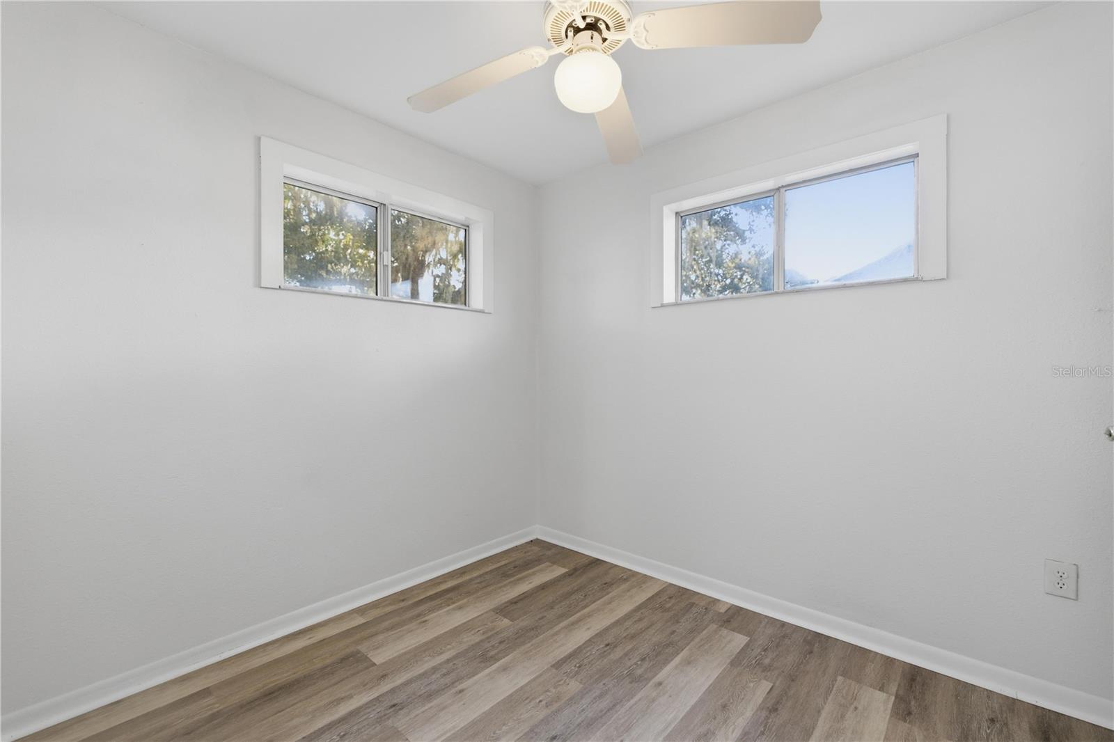 LEESBURG SCHOOL VIEW - Residential