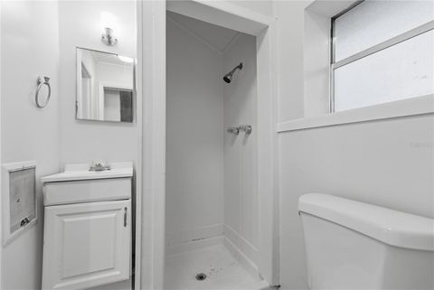 Tiny photo for 604 Ross Street, Leesburg, FL 34748 (MLS # OM715800)