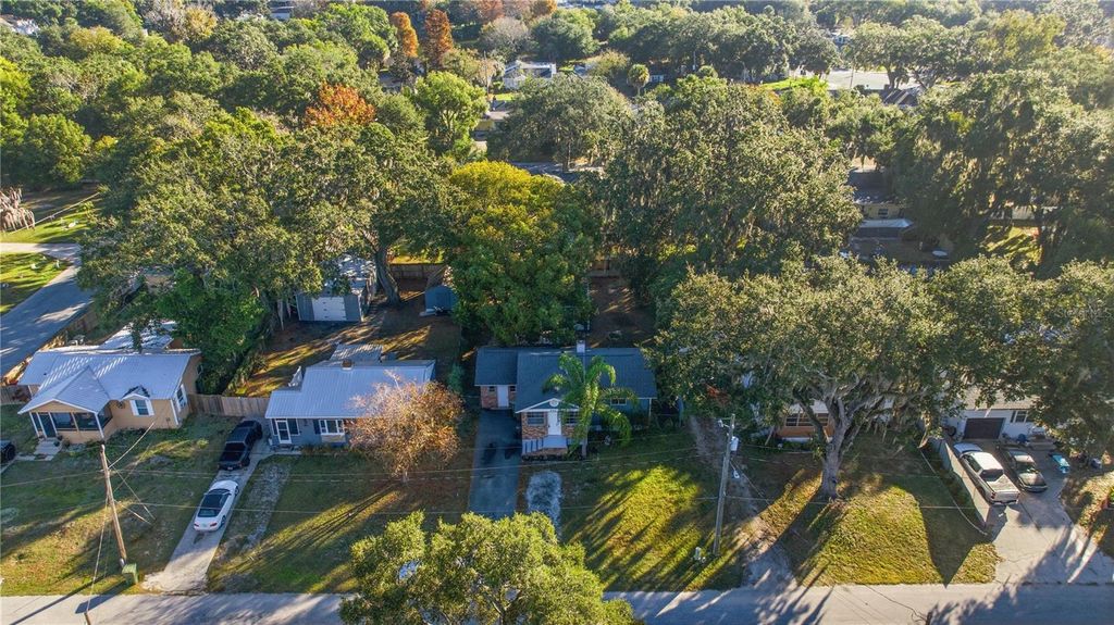 Photo of 604 Ross Street, Leesburg, FL 34748 (MLS # OM715800)