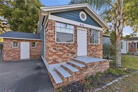 Photo of 604 Ross Street, Leesburg, FL 34748 (MLS # OM715800)