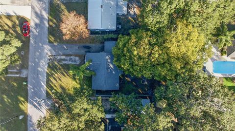 Tiny photo for 604 Ross Street, Leesburg, FL 34748 (MLS # OM715800)