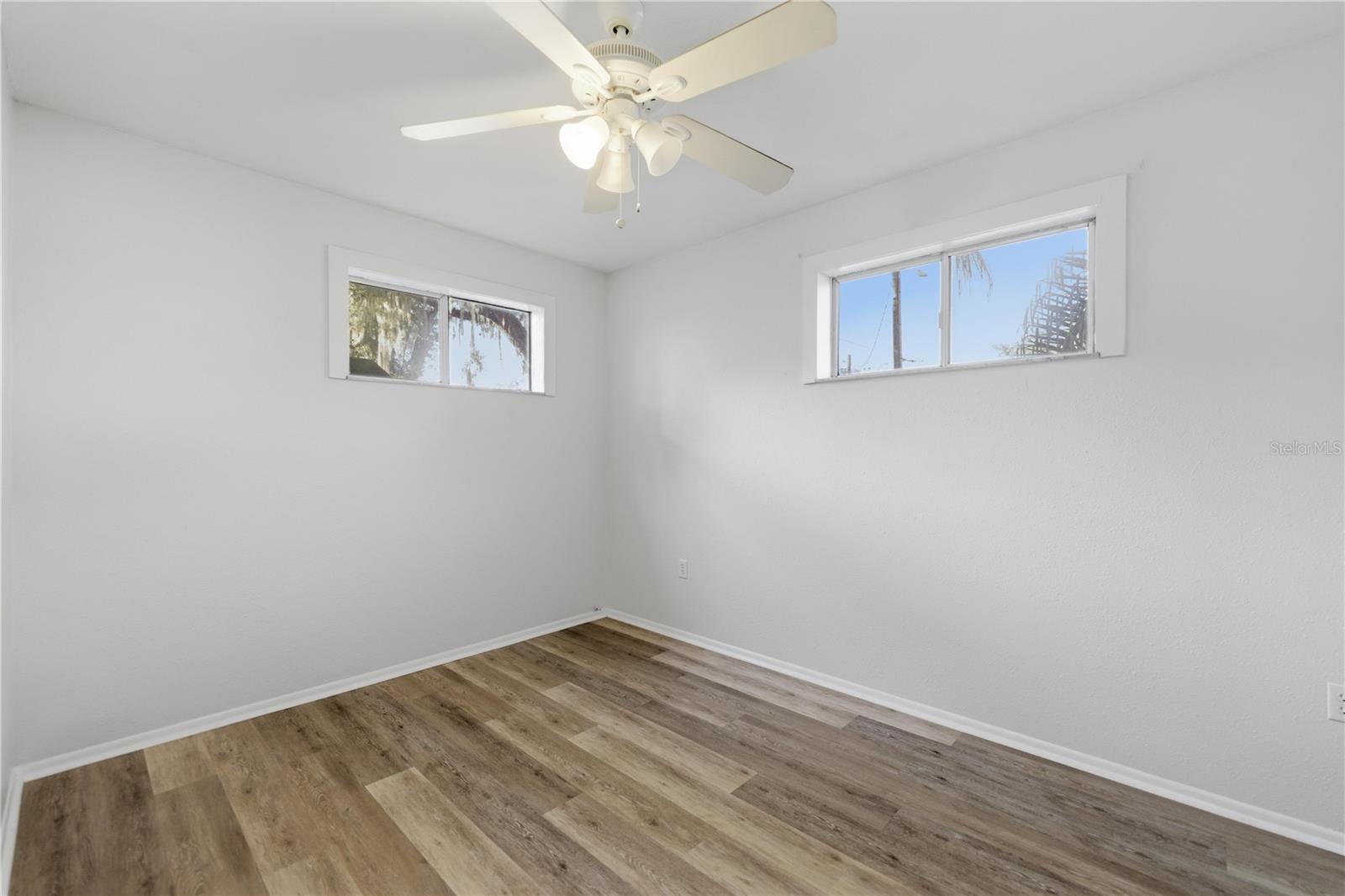 LEESBURG SCHOOL VIEW - Residential