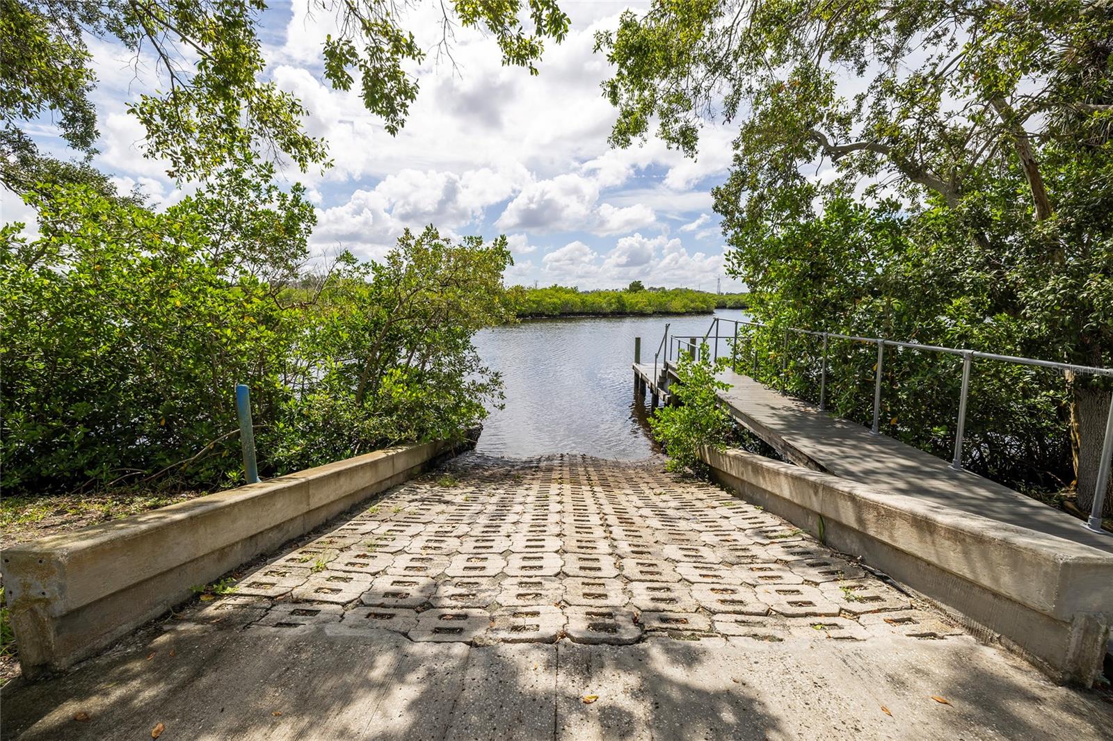 RIVER WATCH - Residential