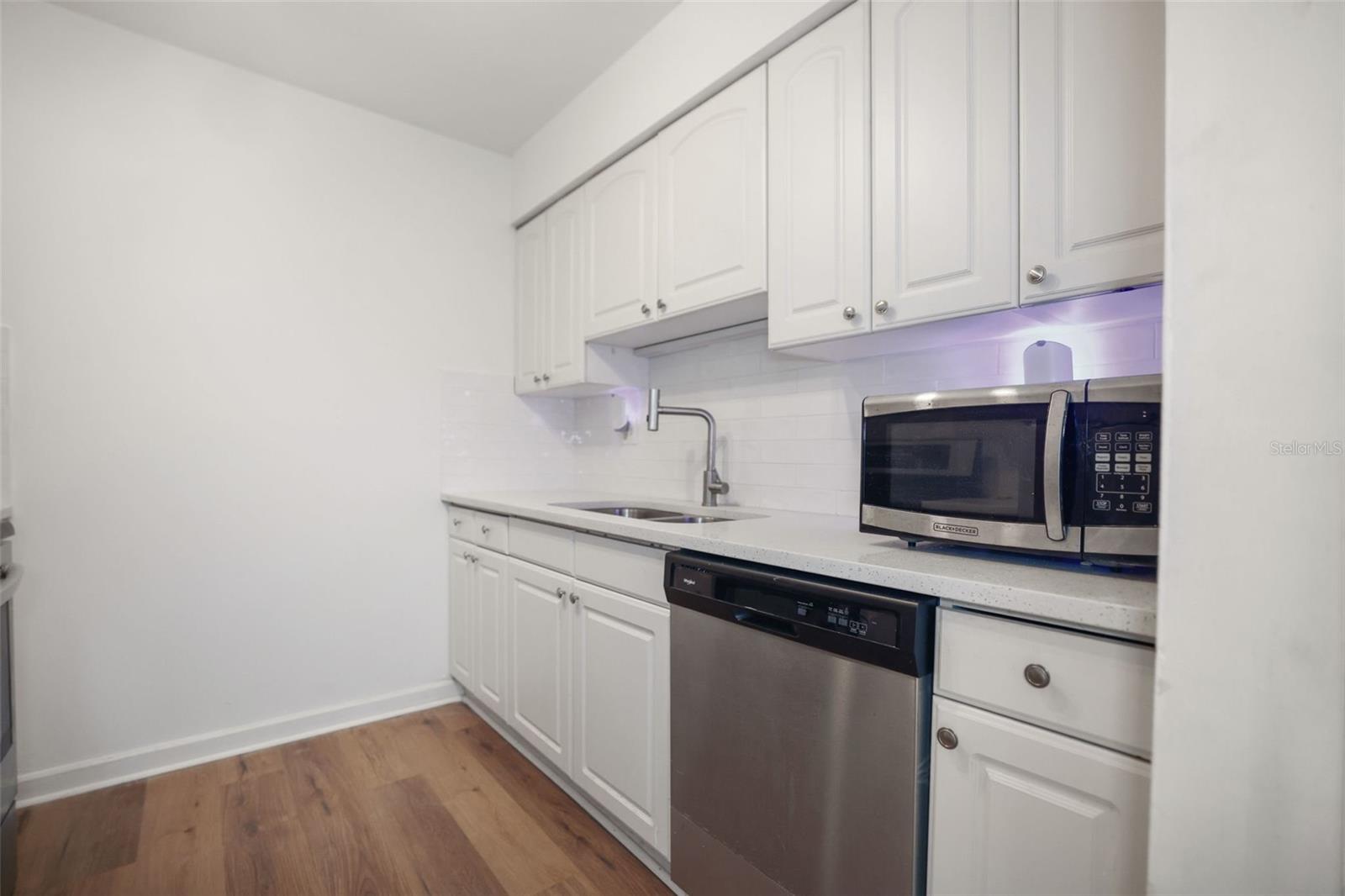REGENCY CONDO THE - Residential Lease