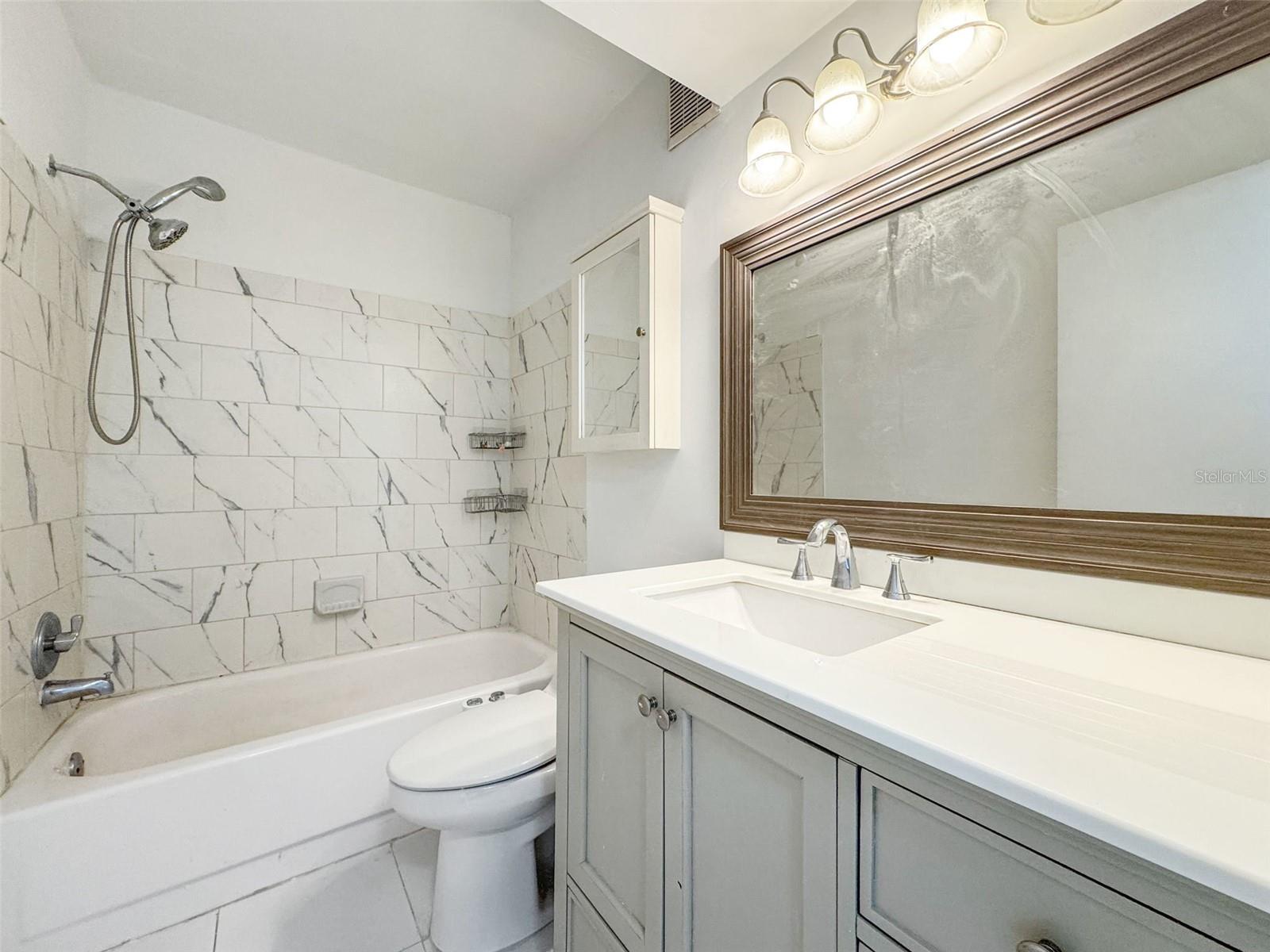 REGENCY CONDO THE - Residential Lease