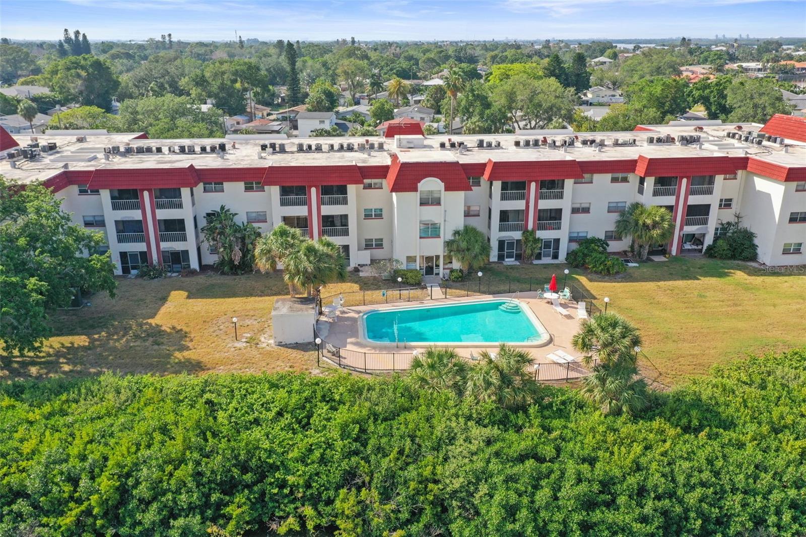 REGENCY CONDO THE - Residential Lease
