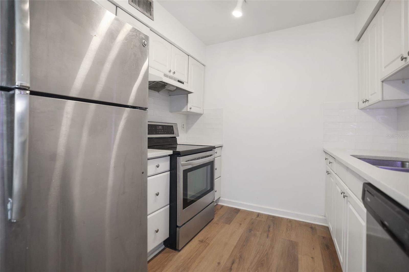REGENCY CONDO THE - Residential Lease