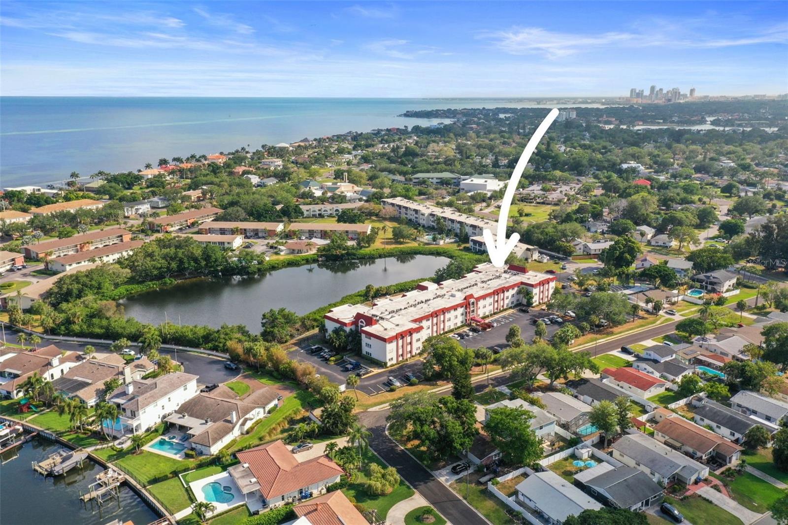 REGENCY CONDO THE - Residential Lease