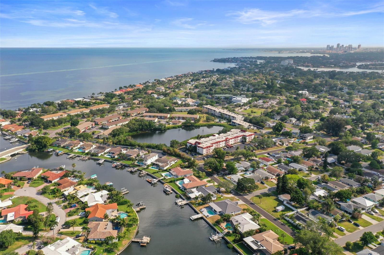 REGENCY CONDO THE - Residential Lease