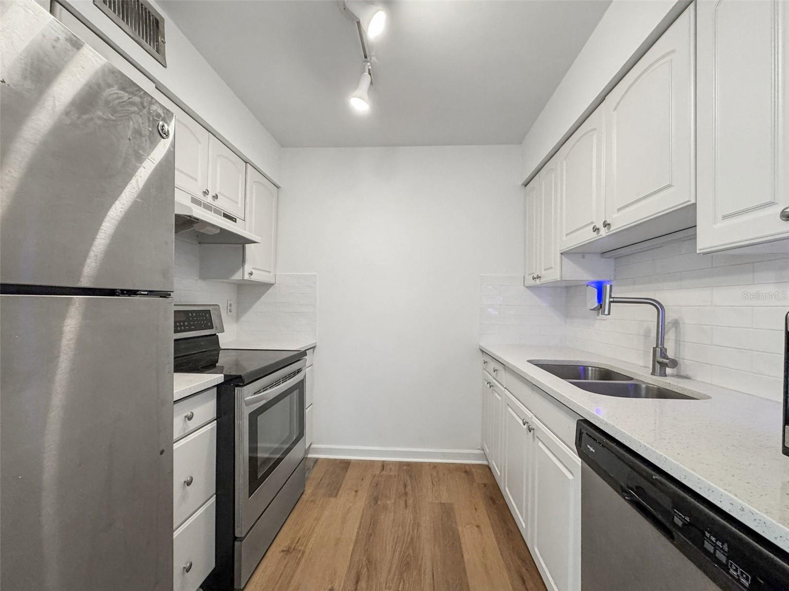REGENCY CONDO THE - Residential Lease