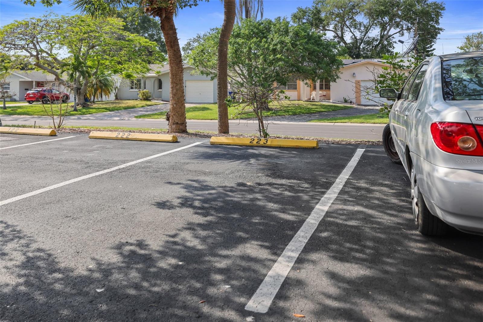 REGENCY CONDO THE - Residential Lease