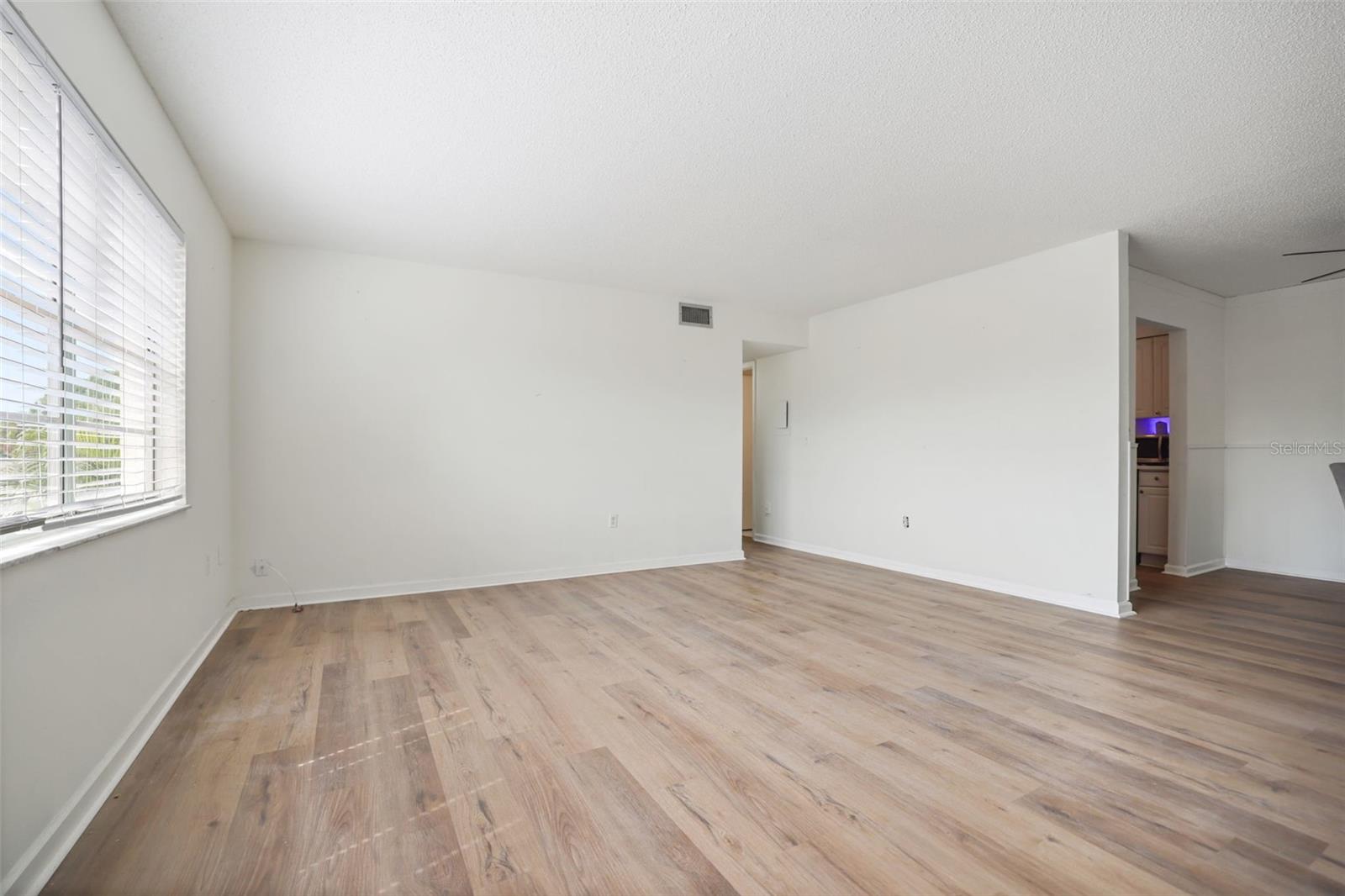 REGENCY CONDO THE - Residential Lease