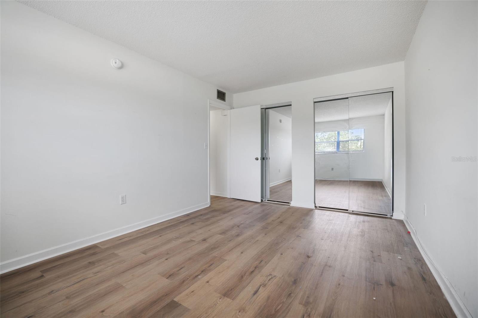 REGENCY CONDO THE - Residential Lease