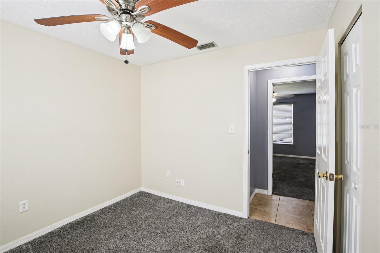 MIRROR LAKE - Residential