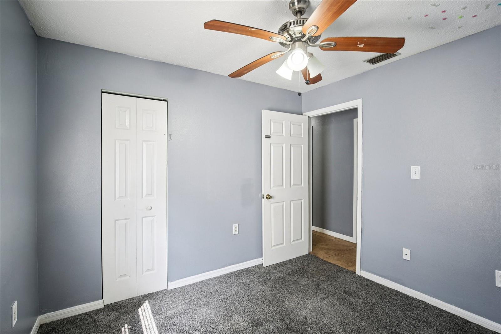 MIRROR LAKE - Residential