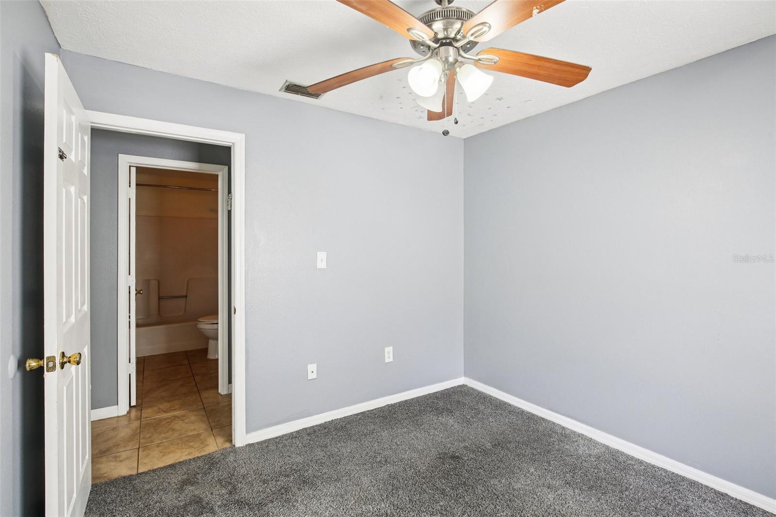 MIRROR LAKE - Residential