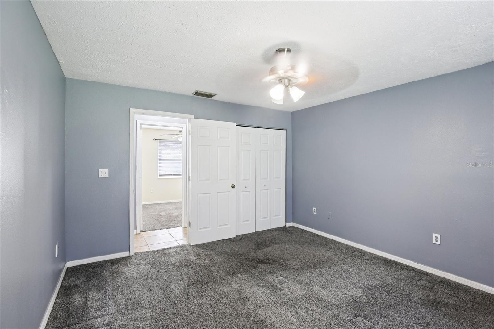 MIRROR LAKE - Residential