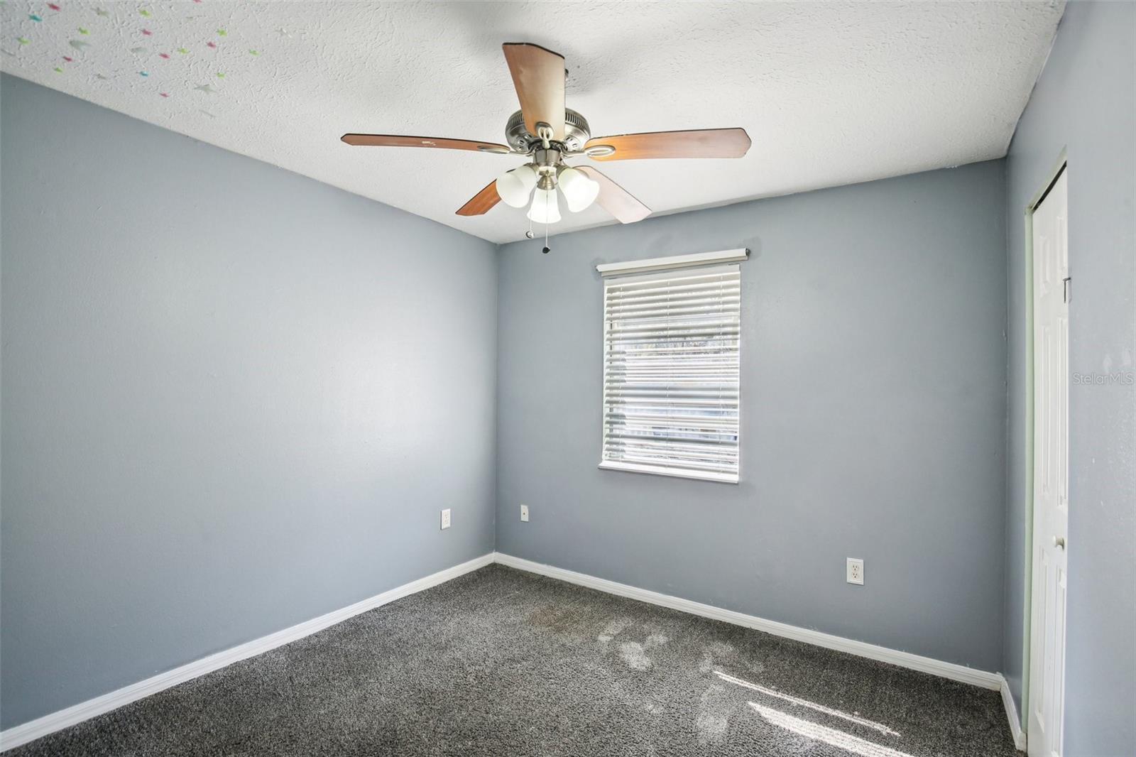 MIRROR LAKE - Residential